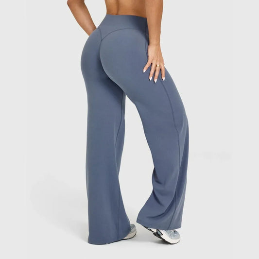 Pantalón de yoga NUDDA Flow, vista del ajuste en cintura y pierna